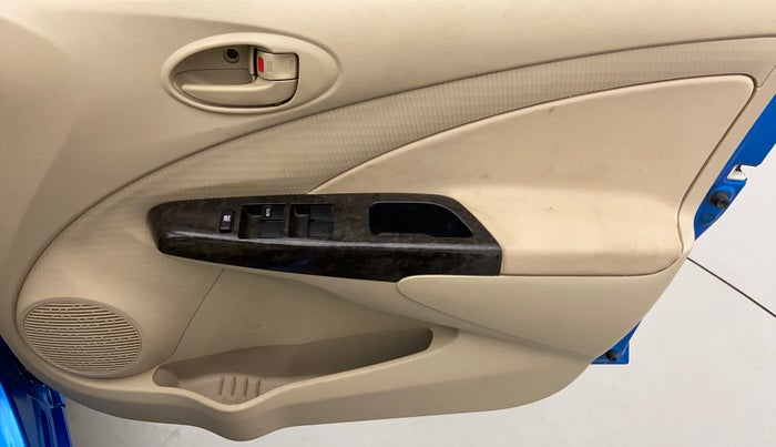 2016 Toyota Etios Liva D-4D VXD, Diesel, Manual, 62,546 km, Driver Side Door Panels Control