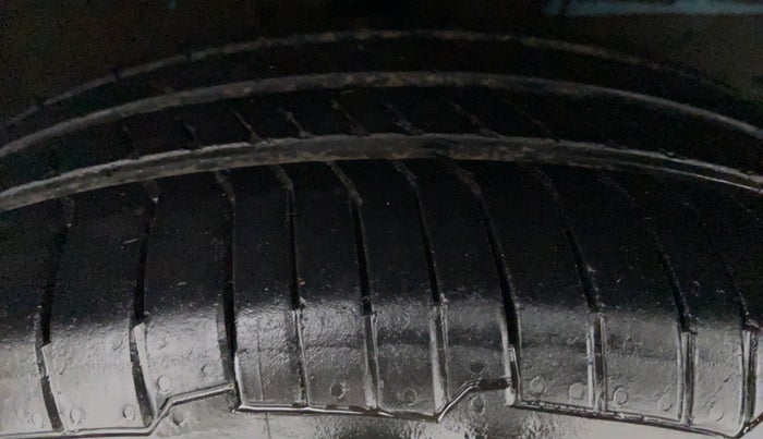 2016 Toyota Etios Liva D-4D VXD, Diesel, Manual, 62,546 km, Right Front Tyre Tread