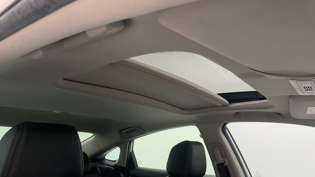 Interior Sunroof/Moonroof