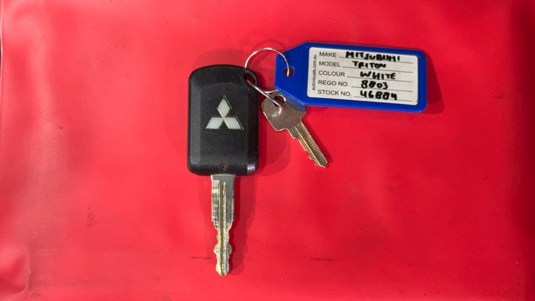 2019 Mitsubishi Triton Glx Adas (4x4), Automatic, 127952 km, Key Close-up