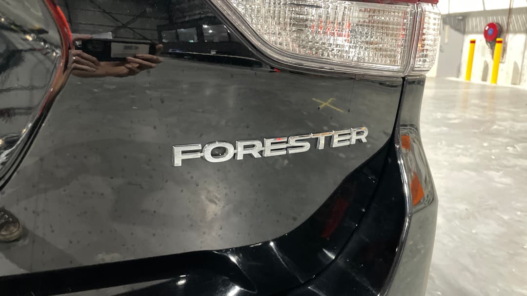 2018 Subaru Forester 2.5i (AWD), Automatic, 107860 km, Badge (Boot Right Side)