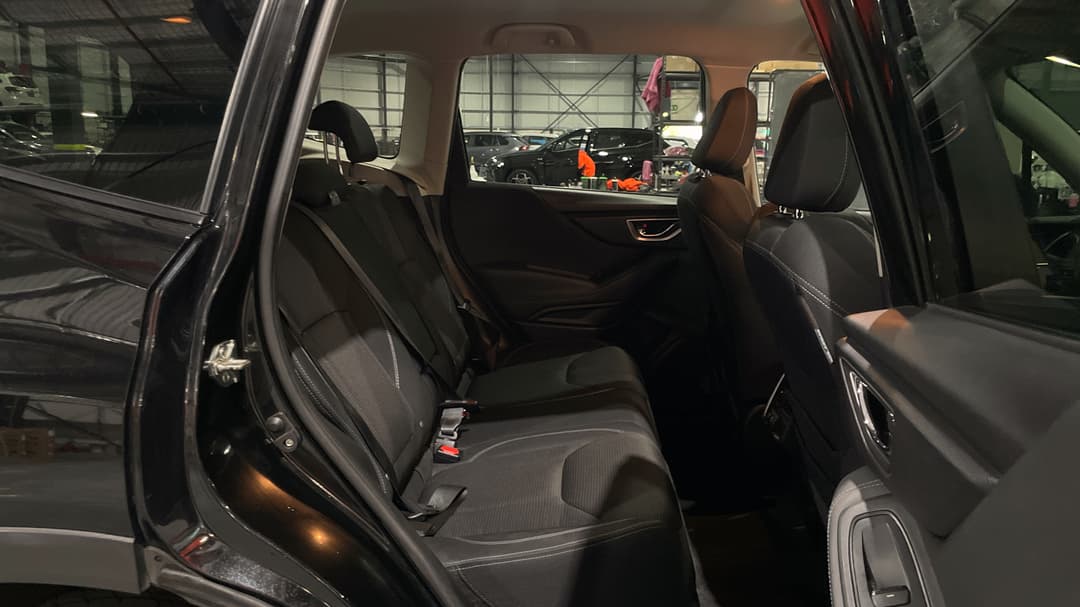 2018 Subaru Forester 2.5i (AWD), Automatic, 107860 km, Right Side Rear Door Cabin View
