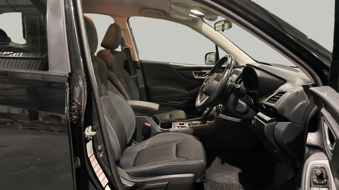 2018 Subaru Forester 2.5i (AWD), Automatic, 107860 km, Right Side Front Door Cabin View