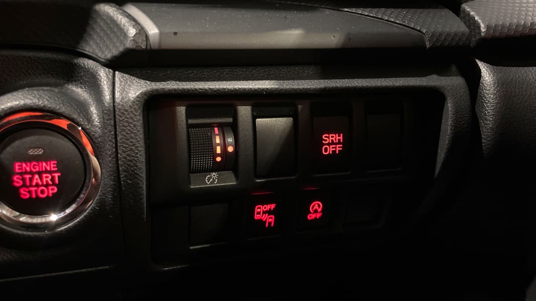 2018 Subaru Forester 2.5i (AWD), Automatic, 107860 km, Utility Switches/Buttons