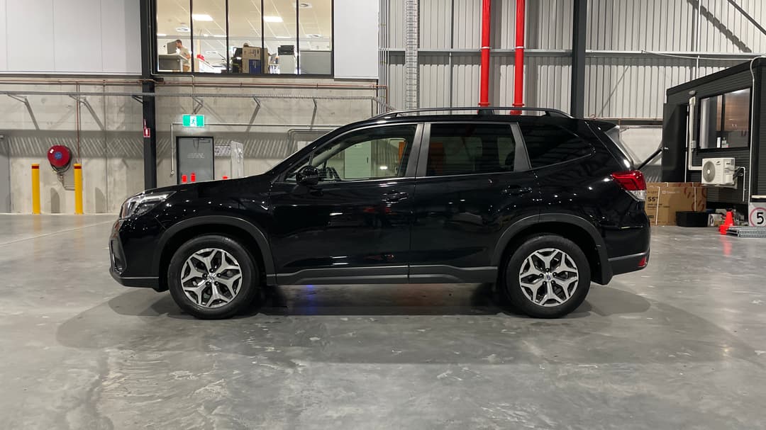 2018 Subaru Forester 2.5i (AWD), Automatic, 107860 km, Left Side View