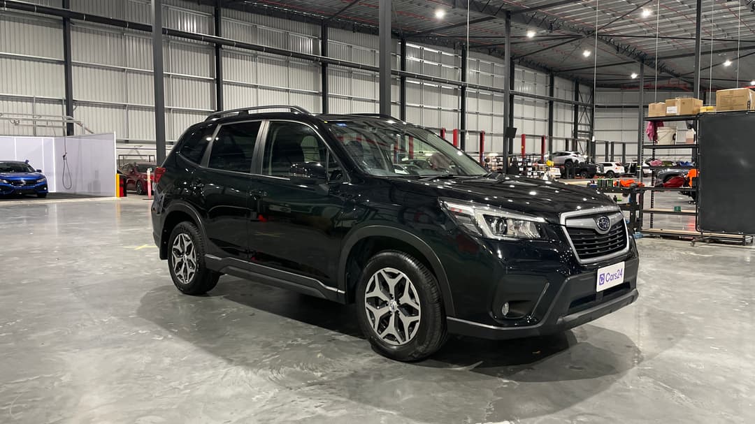 2018 Subaru Forester 2.5i (AWD), Automatic, 107860 km, Right Front Diagonal (45- Degree) View