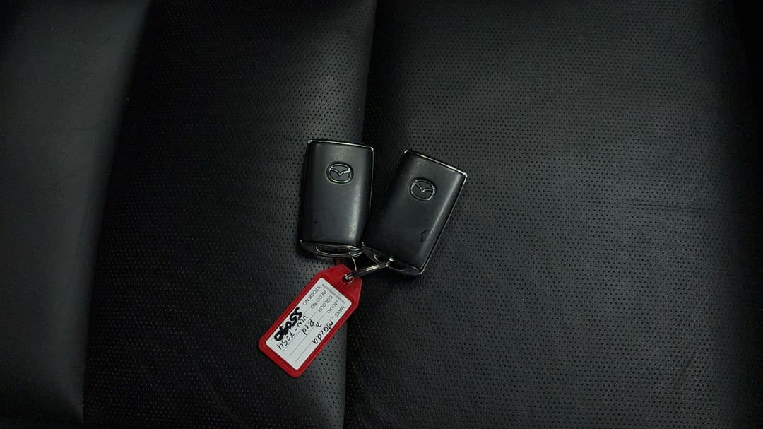 2019 Mazda 3 G25 Gt, Automatic, 49131 km, Key Close-up