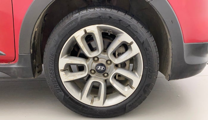 2015 Hyundai i20 Active 1.2 SX, Petrol, Manual, 1,13,998 km, Right Front Wheel