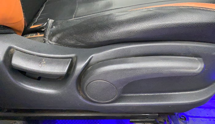 2015 Hyundai i20 Active 1.2 SX, Petrol, Manual, 1,13,998 km, Driver Side Adjustment Panel