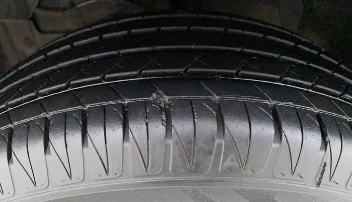 2017 Maruti Vitara Brezza ZDI PLUS, Diesel, Manual, 45,475 km, Left Front Tyre Tread