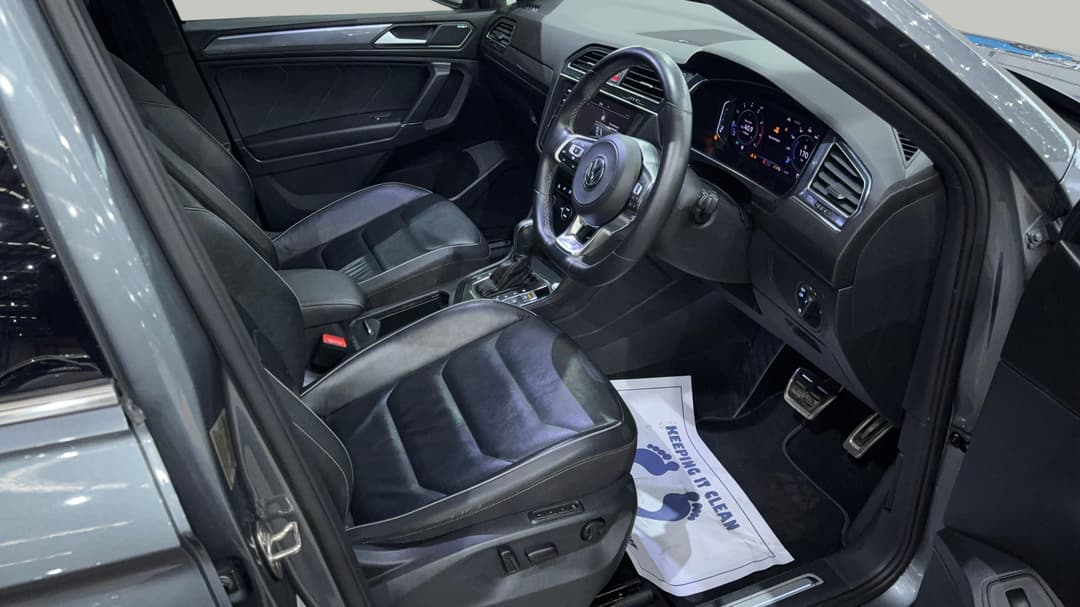 2019 Volkswagen Tiguan Allspace 162 Tsi Highline, Automatic, 122648 km, Right Side Front Door Cabin View