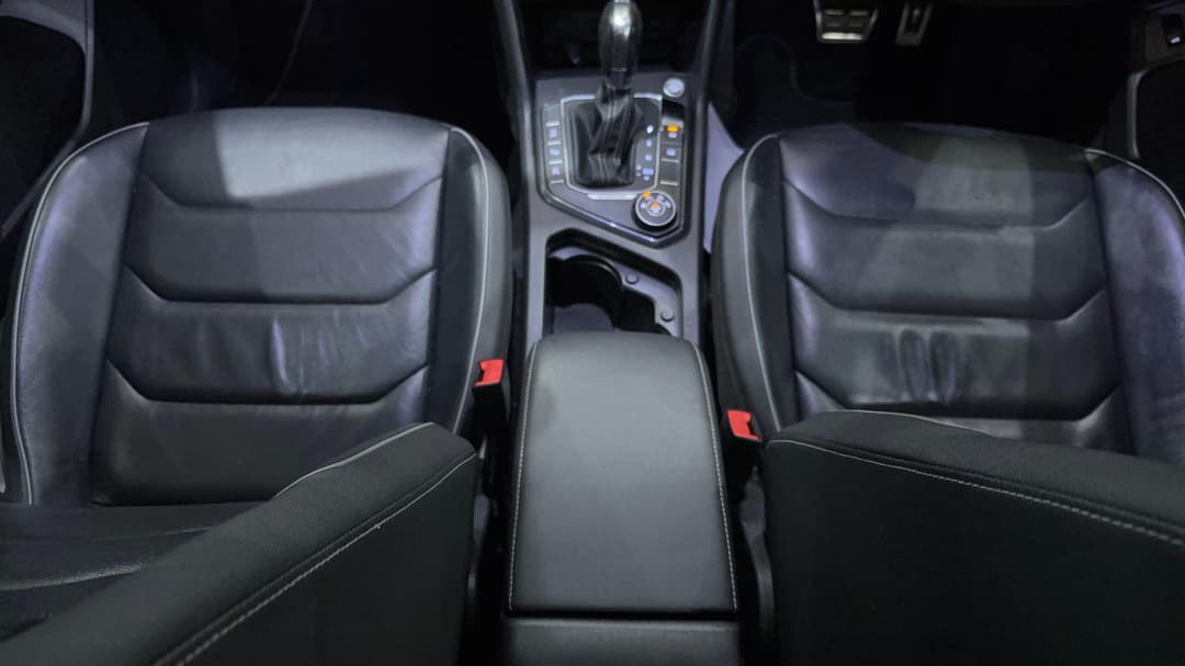 2019 Volkswagen Tiguan Allspace 162 Tsi Highline, Automatic, 122648 km, Center Console