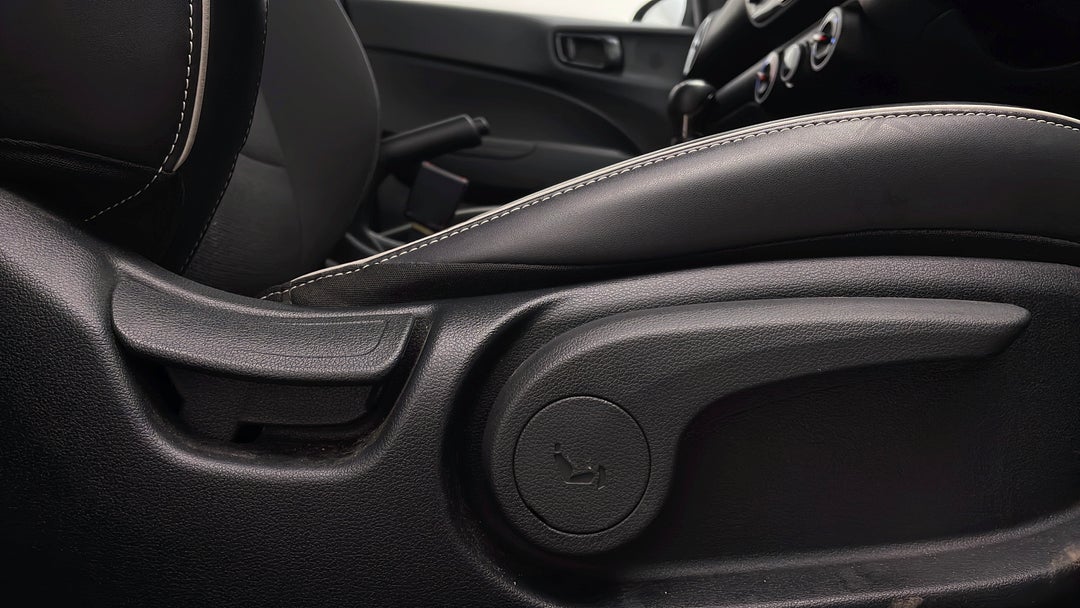 2021 Hyundai Venue Active, Automatic, 43524 km, Drivers Side Adjustment Panel