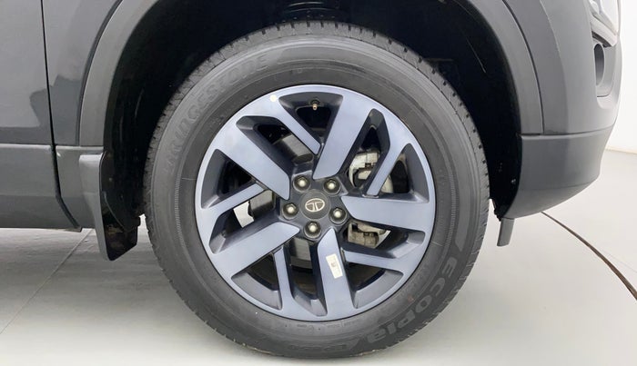 2022 Tata Safari XZA PLUS 6 S DARK EDITION, Diesel, Automatic, 8,396 km, Right Front Wheel