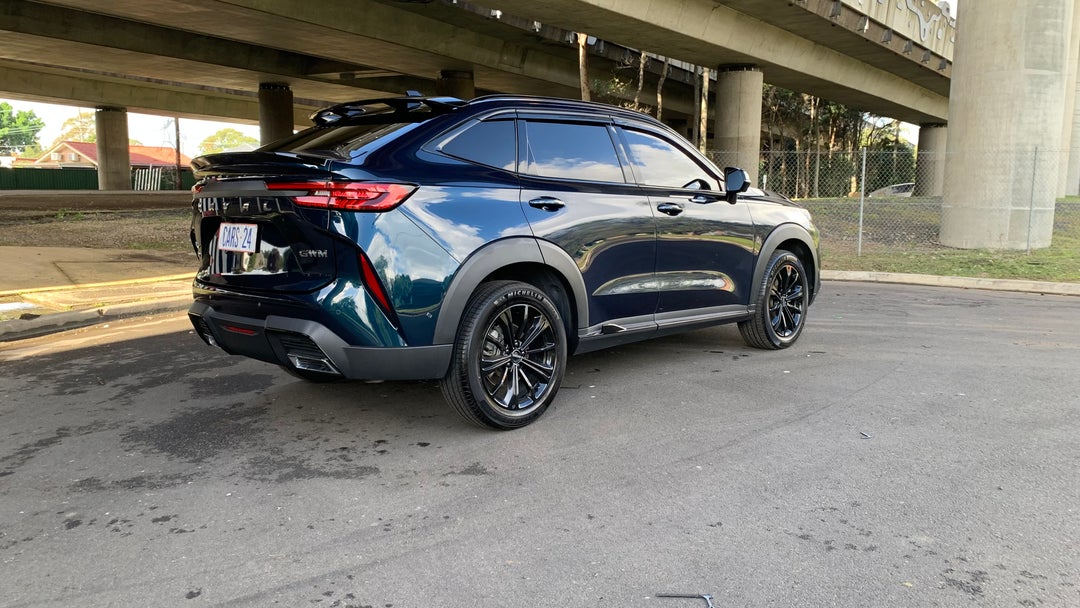 Right Back Diagonal (45- Degree) View