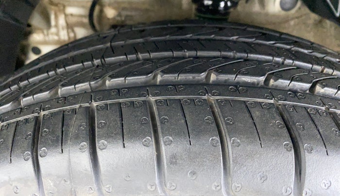 2019 Mahindra XUV300 1.5 W6 MT, Diesel, Manual, 43,660 km, Left Front Tyre Tread
