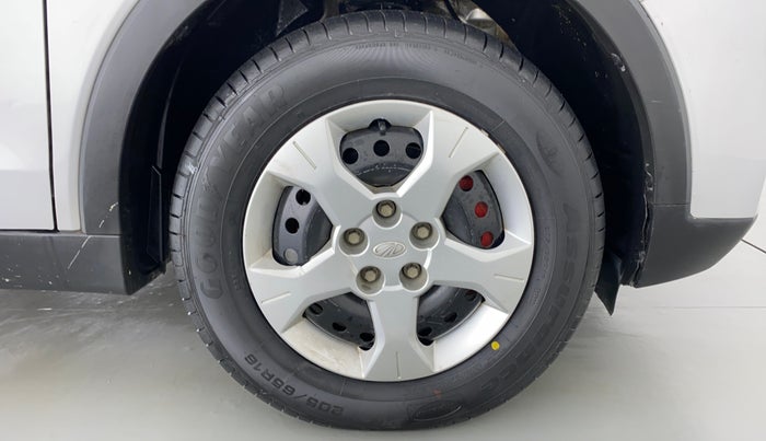 2019 Mahindra XUV300 1.5 W6 MT, Diesel, Manual, 43,660 km, Right Front Wheel