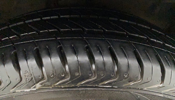 2015 Maruti Celerio VXI, Petrol, Manual, 77,422 km, Right Front Tyre Tread