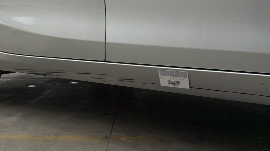2017 Toyota Camry Altise, Automatic, 85442 km, Door Sills Front RHS Scratch