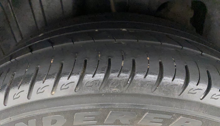2019 Mahindra XUV300 W8 1.5 DIESEL, Diesel, Manual, 68,467 km, Right Rear Tyre Tread
