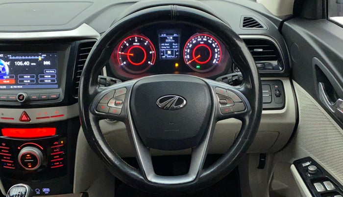 2019 Mahindra XUV300 W8 1.5 DIESEL, Diesel, Manual, 68,467 km, Steering Wheel Close Up