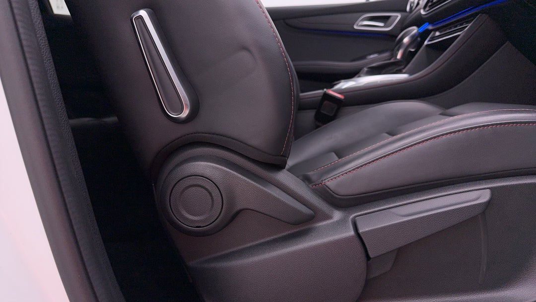 2024 MG HS Excite, Automatic, 6985 km, Drivers Side Adjustment Panel