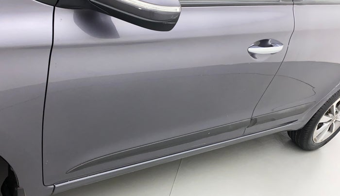 2017 Hyundai Elite i20 ASTA 1.2 (O), Petrol, Manual, 42,999 km, Front passenger door - Slightly dented