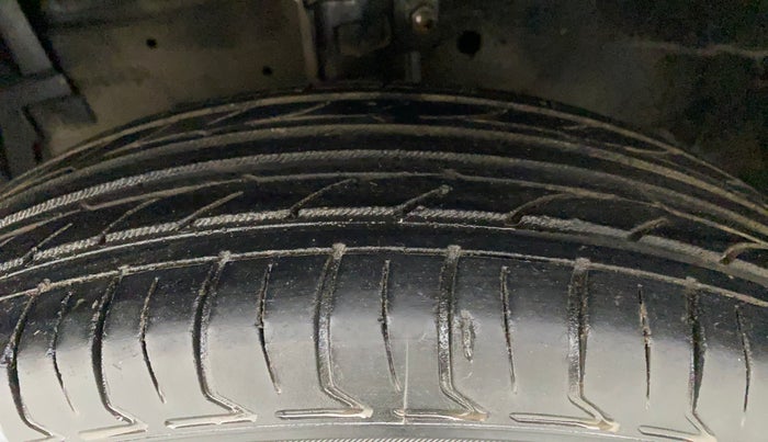 2014 Maruti Swift Dzire VXI, Petrol, Manual, 48,522 km, Left Front Tyre Tread