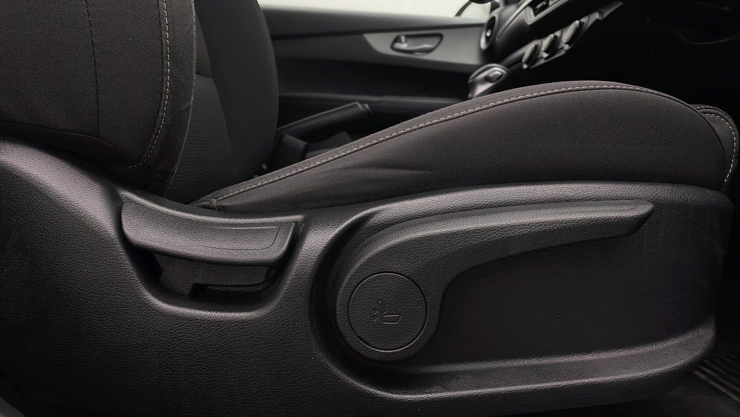 2020 Kia Cerato S, Automatic, 55582 km, Drivers Side Adjustment Panel