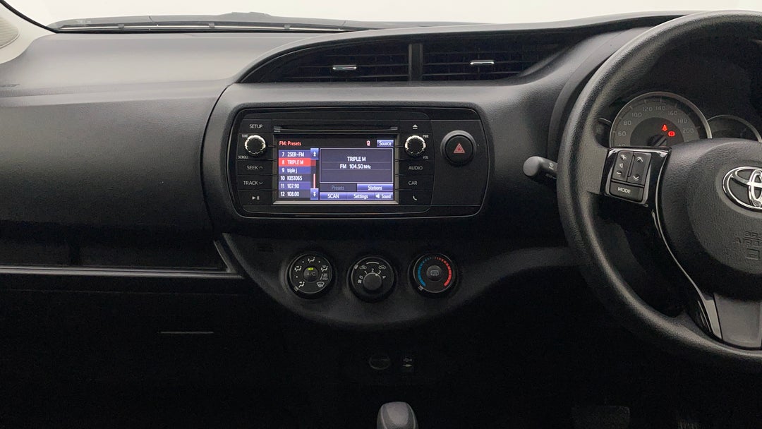 2018 Toyota Yaris Ascent, Automatic, 45032 km, Center Console