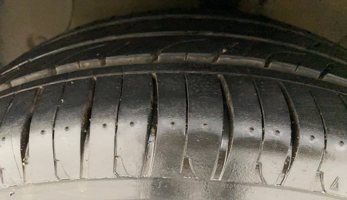 2014 Hyundai Xcent SX 1.2, Petrol, Manual, 42,695 km, Left Front Tyre Tread