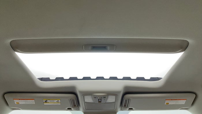 NISSAN PATROL-Interior Sunroof/Moonroof
