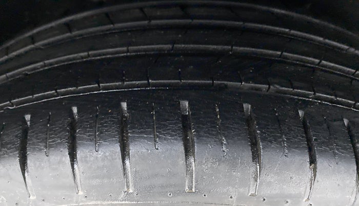 2018 Maruti Baleno ZETA 1.2 K12, Petrol, Manual, 37,499 km, Right Rear Tyre Tread