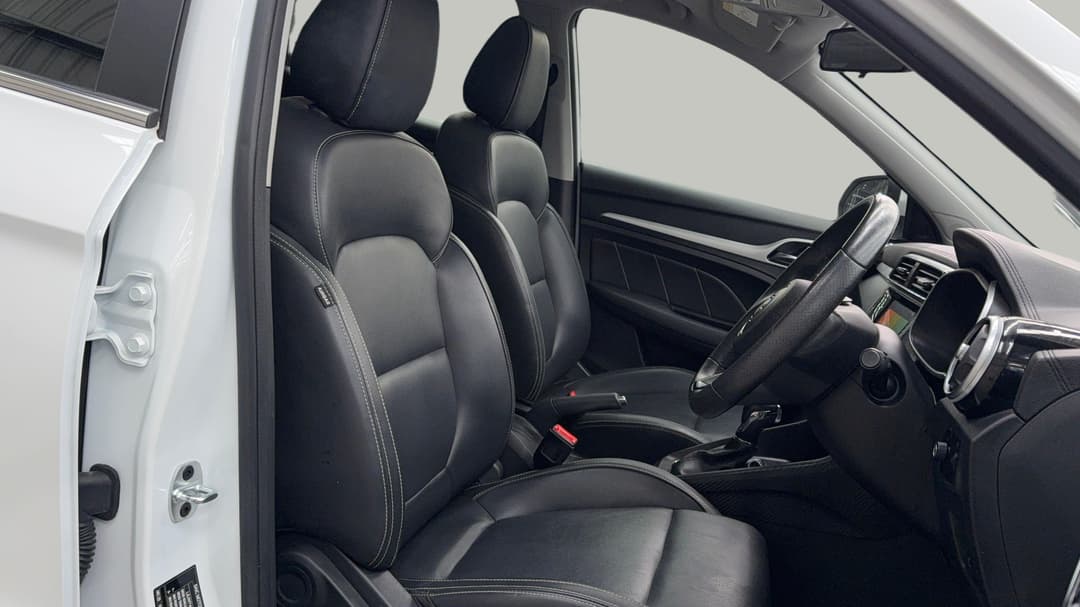 2019 MG ZS Essence, Automatic, 58405 km, Right Side Front Door Cabin View