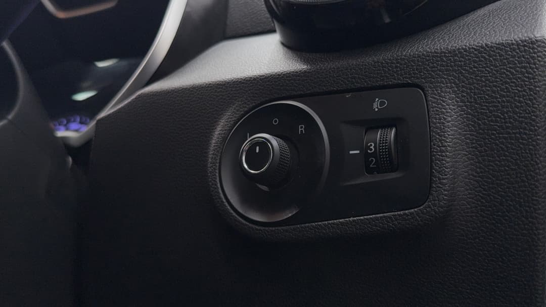 2019 MG ZS Essence, Automatic, 58405 km, Utility Switches/Buttons