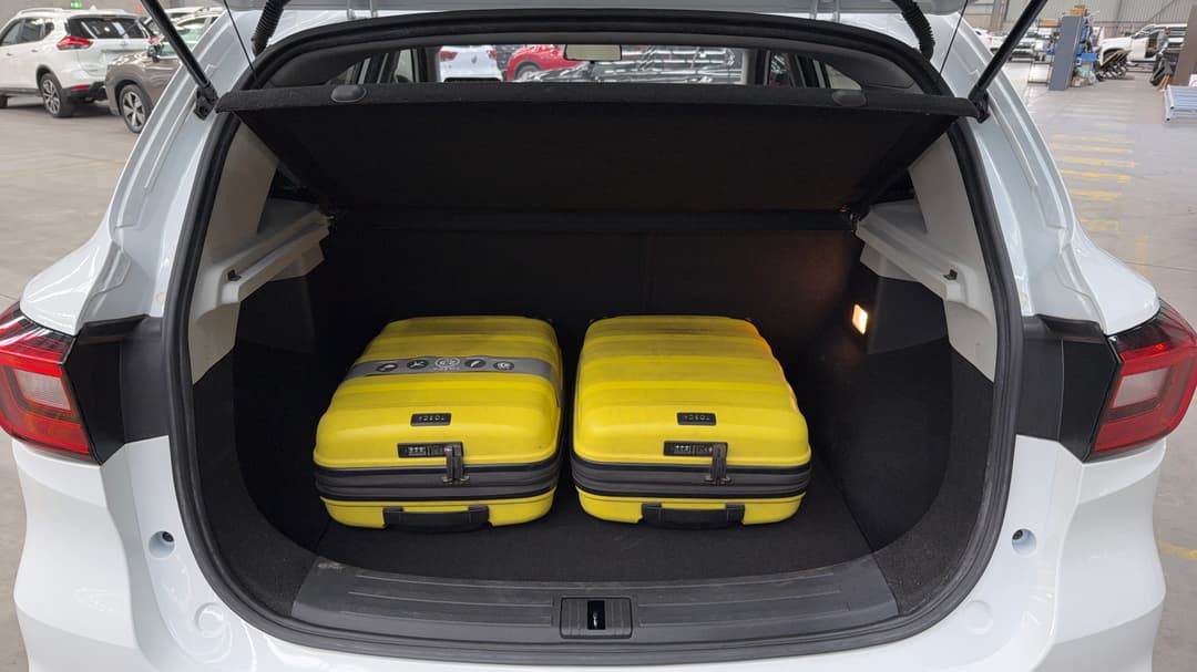 2019 MG ZS Essence, Automatic, 58405 km, Boot Inside View with Luggage