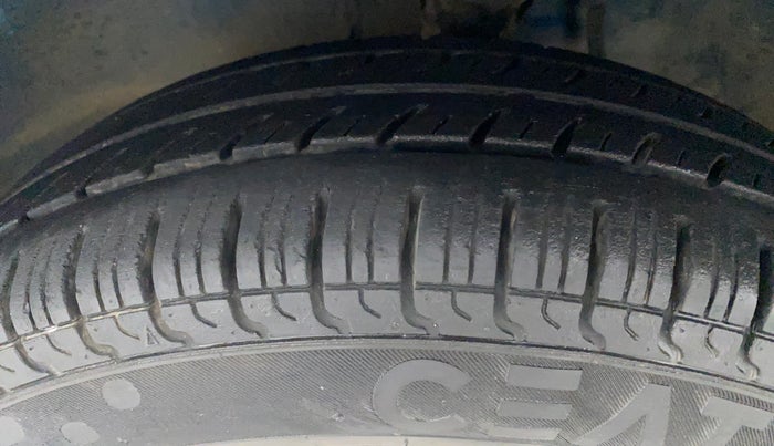 2016 Maruti Alto 800 LXI, Petrol, Manual, 19,821 km, Left Front Tyre Tread