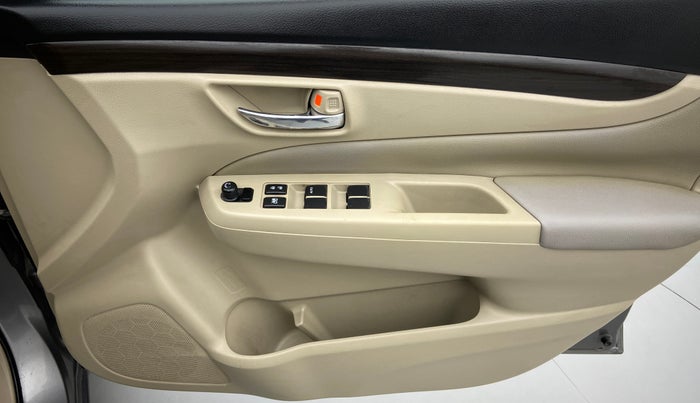 2015 Maruti Ciaz  ZDI SHVS, Diesel, Manual, 76,835 km, Driver Side Door Panels Control