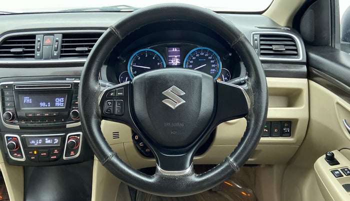 2015 Maruti Ciaz  ZDI SHVS, Diesel, Manual, 76,835 km, Steering Wheel Close Up