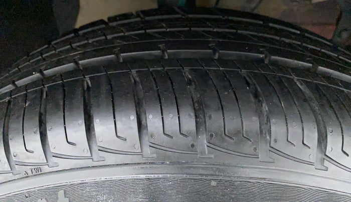 2020 Maruti Vitara Brezza VDI, Diesel, Manual, 41,465 km, Right Front Tyre Tread