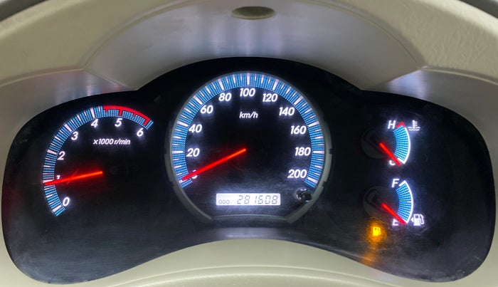 2013 Toyota Innova 2.5 VX 8 STR BS IV, Diesel, Manual, 2,81,647 km, Odometer Image
