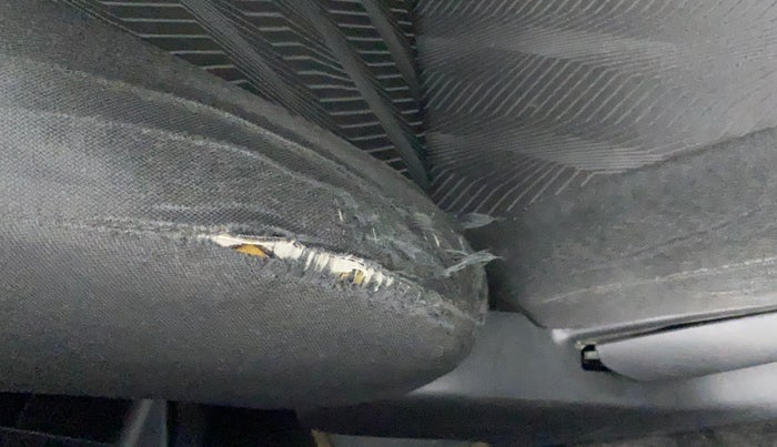2012 Maruti Swift VXI, Petrol, Manual, 79,430 km, Driver seat - Cover slightly torn