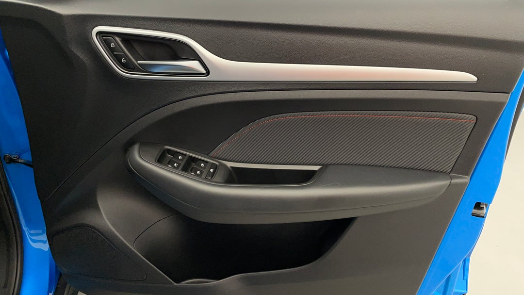 2021 MG Zst Essence, Automatic, 59729 km, Speaker View