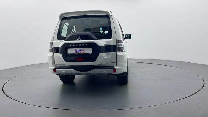 MITSUBISHI PAJERO-Back/Rear View