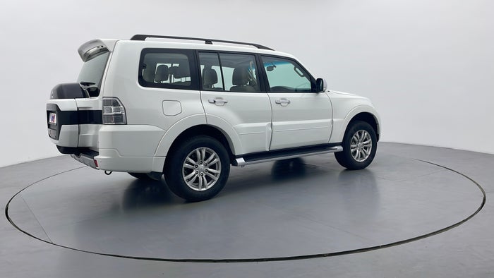MITSUBISHI PAJERO-Right Back Diagonal (45- Degree) View