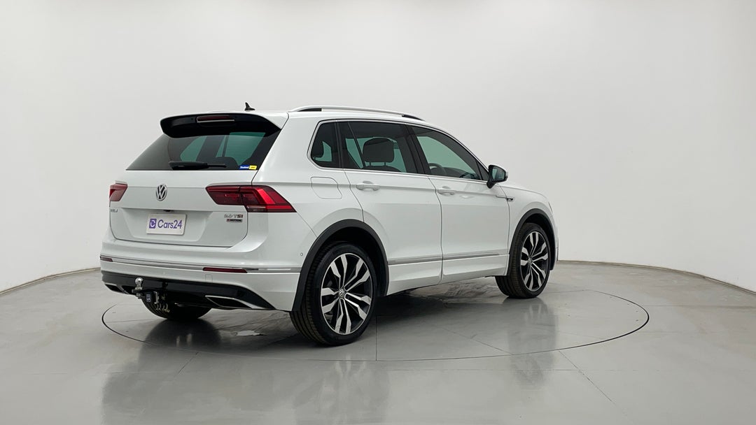 Right Back Diagonal (45- Degree) View