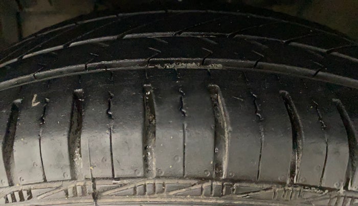 2012 Maruti Swift Dzire VXI, Petrol, Manual, 67,315 km, Left Front Tyre Tread
