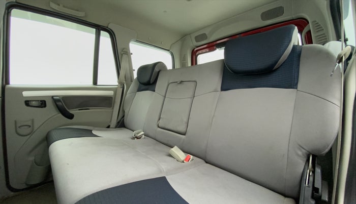 2015 Mahindra Scorpio S10, Diesel, Manual, 54,015 km, Right Side Rear Door Cabin