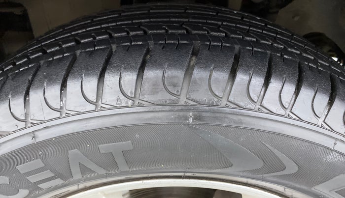 2015 Mahindra Scorpio S10, Diesel, Manual, 54,015 km, Left Front Tyre Tread