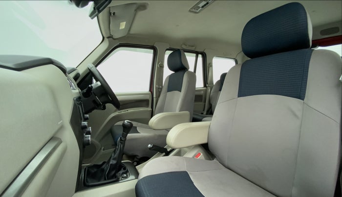 2015 Mahindra Scorpio S10, Diesel, Manual, 54,015 km, Right Side Front Door Cabin